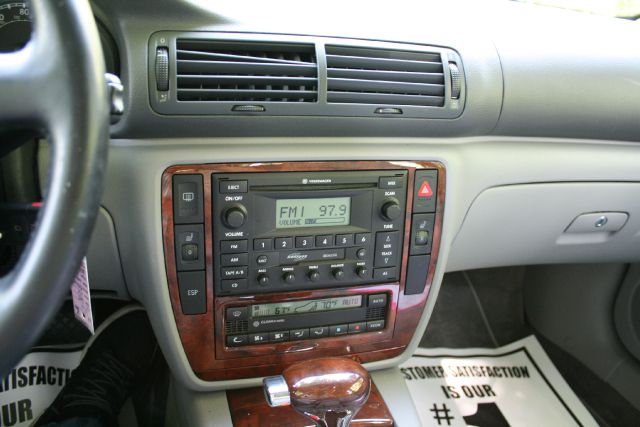 Volkswagen Passat 2005 photo 2