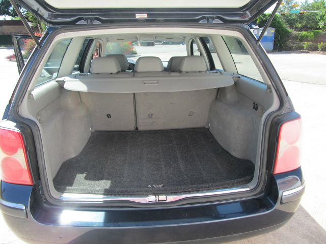 Volkswagen Passat 2005 photo 21