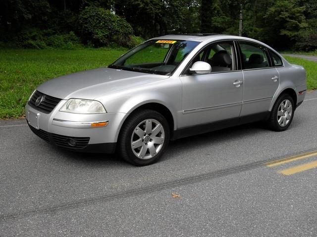 Volkswagen Passat 4dr 112 WB AWD Sedan