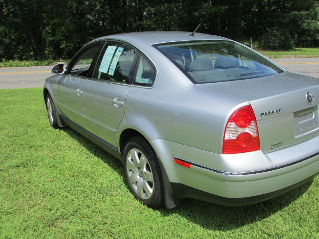 Volkswagen Passat 2005 photo 2