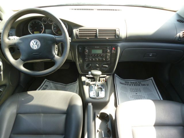 Volkswagen Passat 2005 photo 17