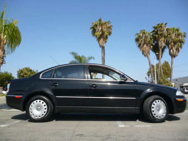 Volkswagen Passat 2005 photo 24