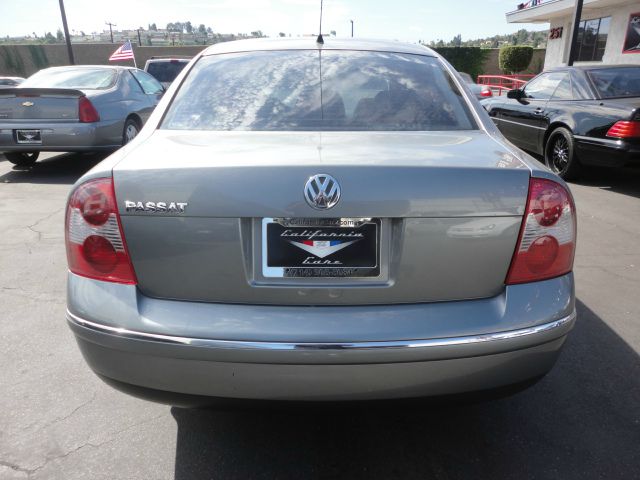 Volkswagen Passat 2005 photo 1