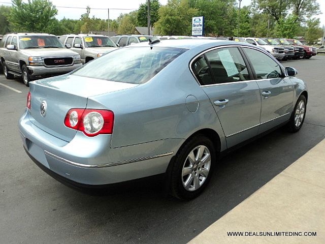 Volkswagen Passat 2006 photo 1