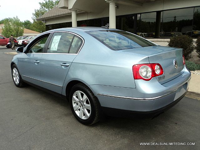 Volkswagen Passat 2006 photo 12