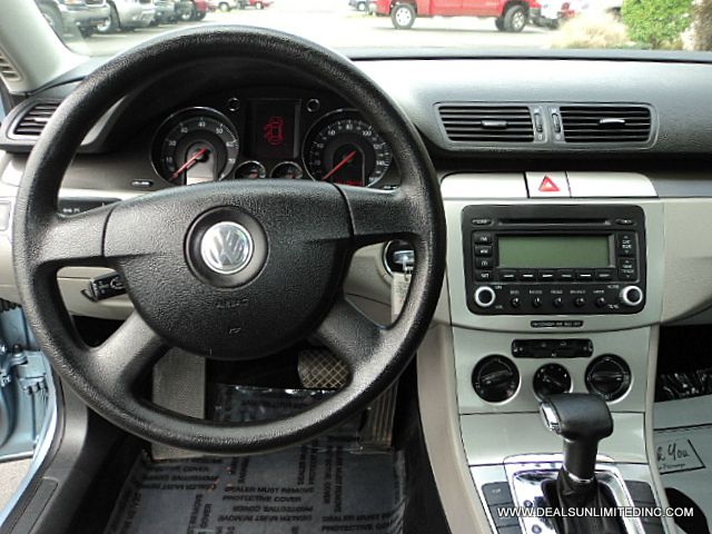 Volkswagen Passat 2006 photo 13