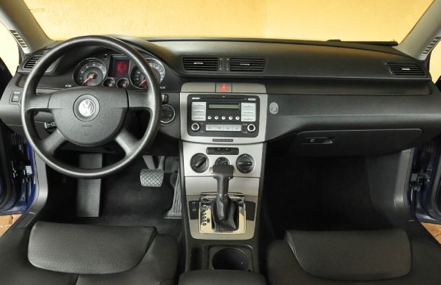 Volkswagen Passat 2006 photo 13