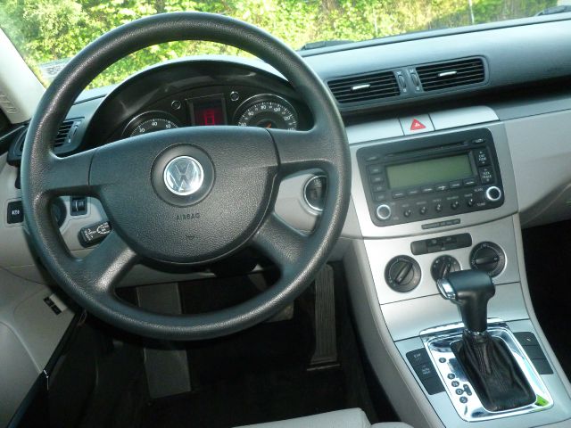 Volkswagen Passat 2006 photo 18