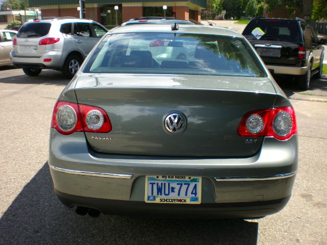 Volkswagen Passat 2006 photo 2