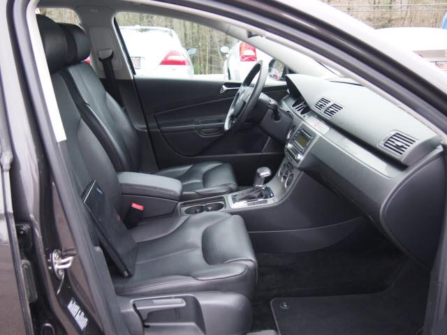 Volkswagen Passat 2006 photo 11