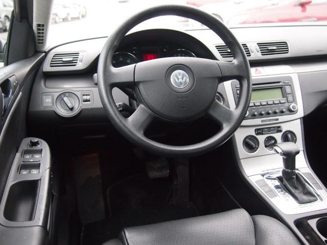 Volkswagen Passat 2006 photo 14