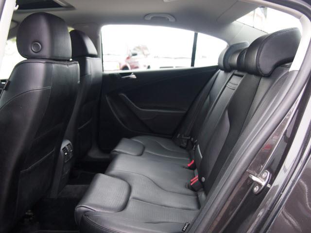 Volkswagen Passat 2006 photo 16