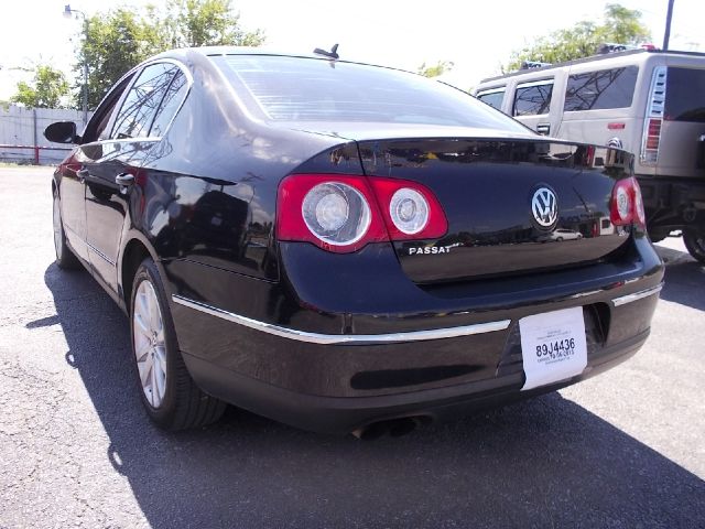 Volkswagen Passat 2006 photo 2