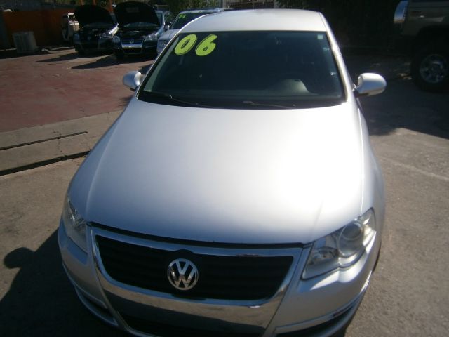 Volkswagen Passat 2006 photo 1