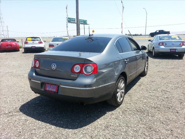 Volkswagen Passat 2006 photo 2