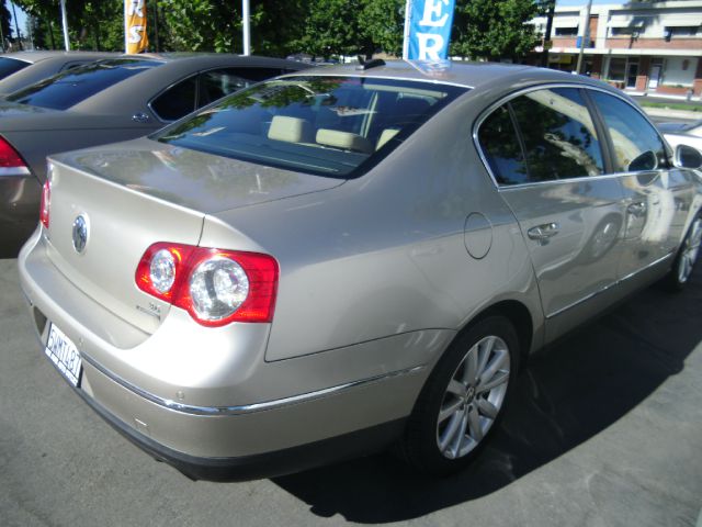 Volkswagen Passat 2006 photo 1