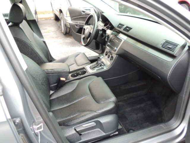 Volkswagen Passat 2006 photo 14