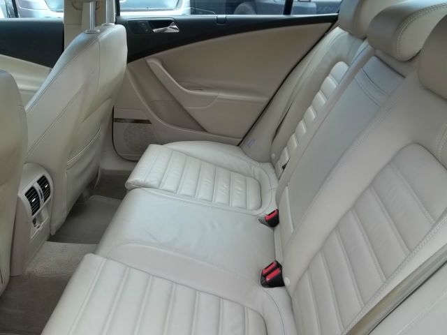 Volkswagen Passat 2006 photo 13