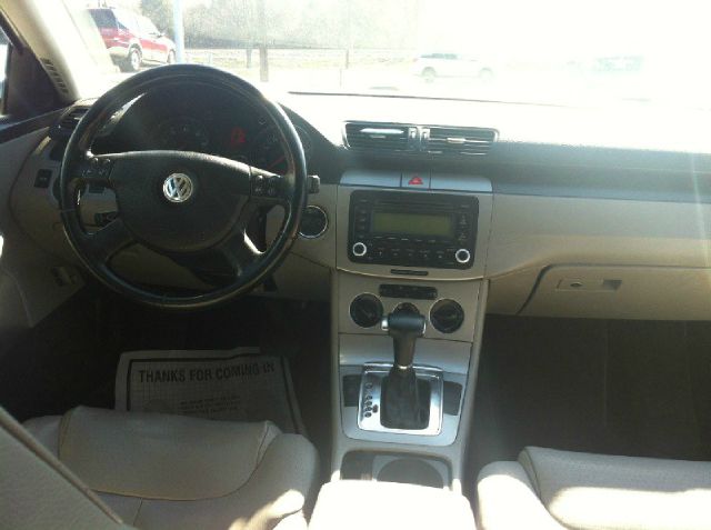 Volkswagen Passat 2006 photo 19