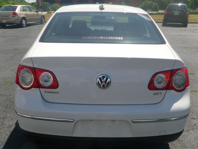 Volkswagen Passat 2006 photo 2