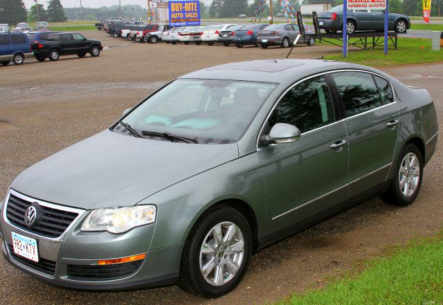 Volkswagen Passat 2006 photo 1