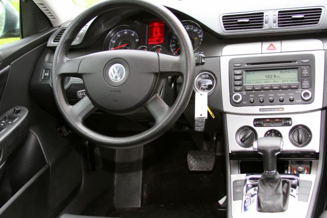 Volkswagen Passat 2006 photo 2