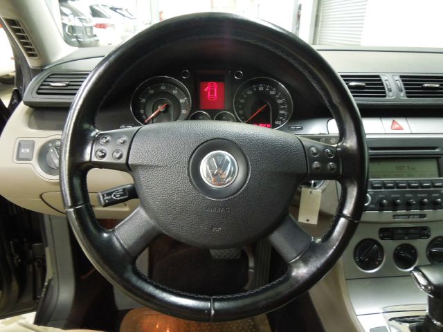 Volkswagen Passat 2006 photo 11