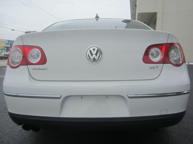 Volkswagen Passat 2006 photo 13