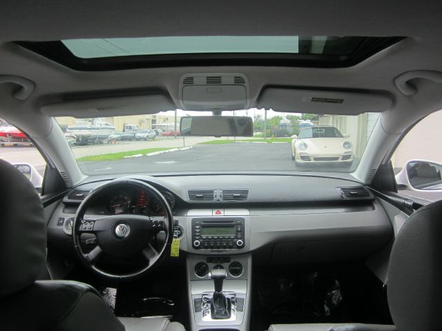 Volkswagen Passat 2006 photo 2