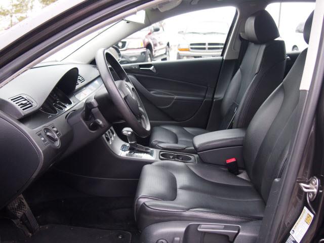 Volkswagen Passat 2006 photo 8