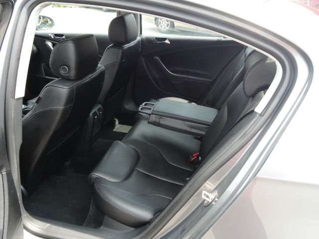 Volkswagen Passat G35x 4dr Sdn AWD Auto Sedan Sedan