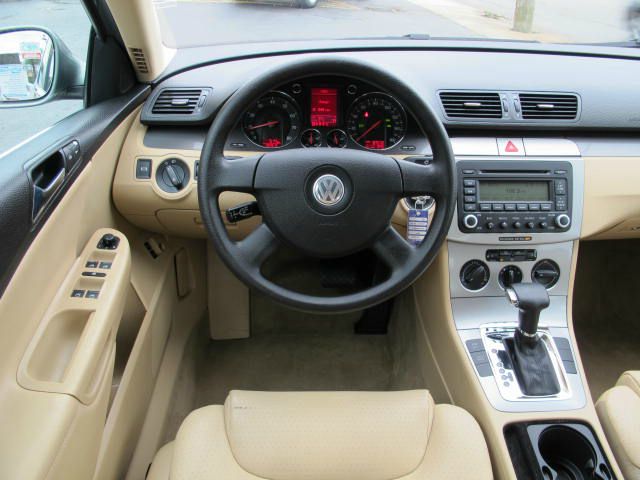 Volkswagen Passat 2006 photo 2