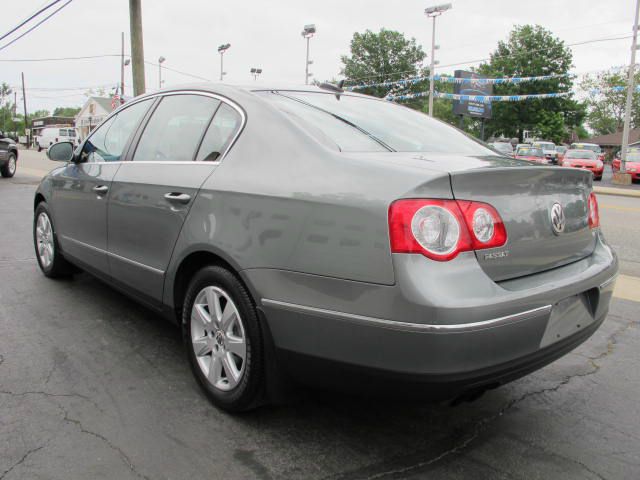 Volkswagen Passat 2006 photo 29