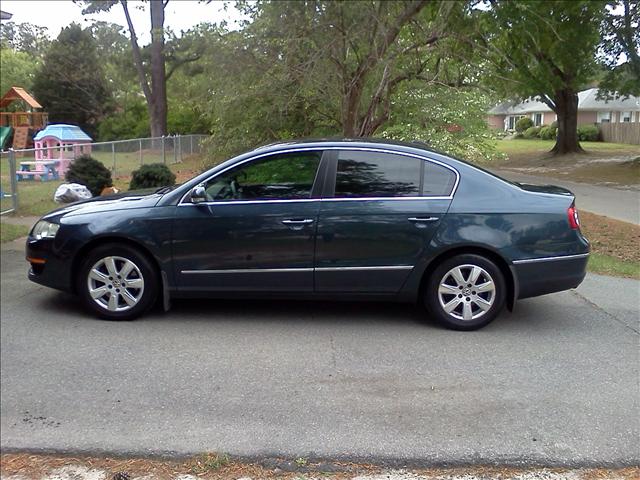 Volkswagen Passat 2006 photo 1