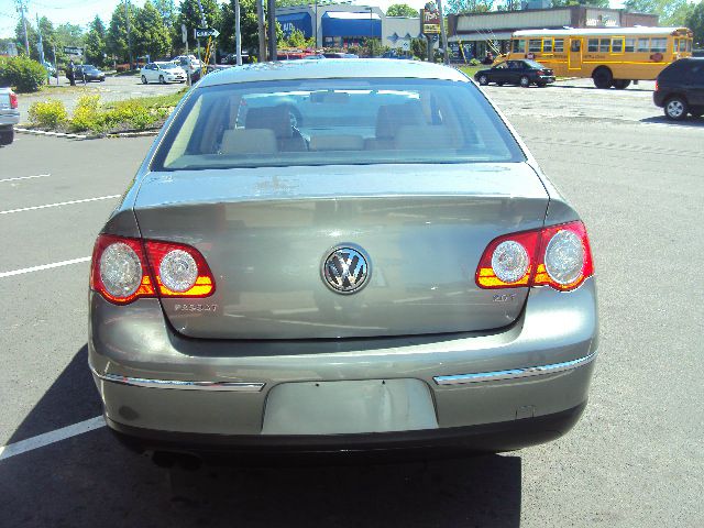 Volkswagen Passat 2006 photo 2