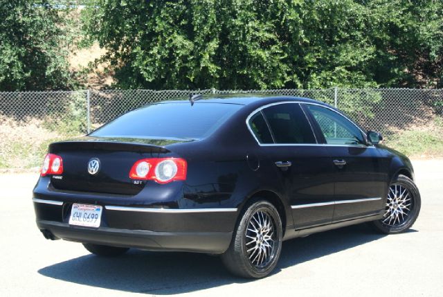 Volkswagen Passat 2006 photo 2