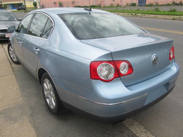 Volkswagen Passat 2006 photo 28