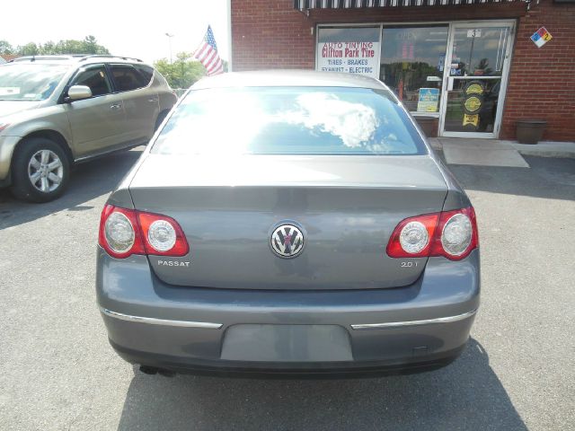 Volkswagen Passat 2006 photo 2