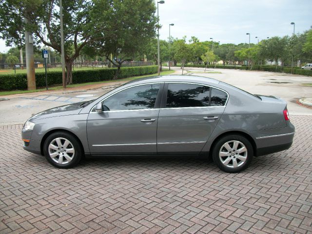 Volkswagen Passat 2006 photo 1