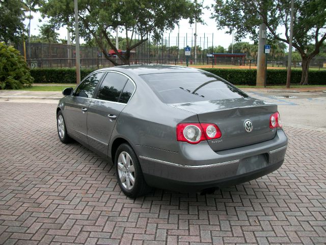 Volkswagen Passat 2006 photo 2