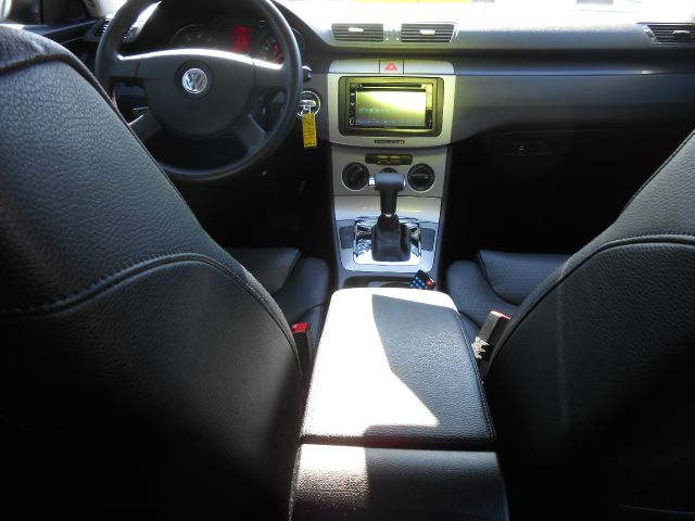 Volkswagen Passat 2006 photo 13