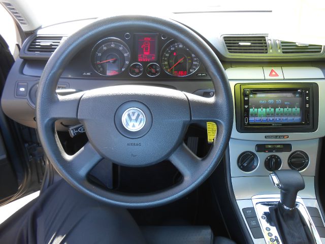 Volkswagen Passat 2006 photo 9