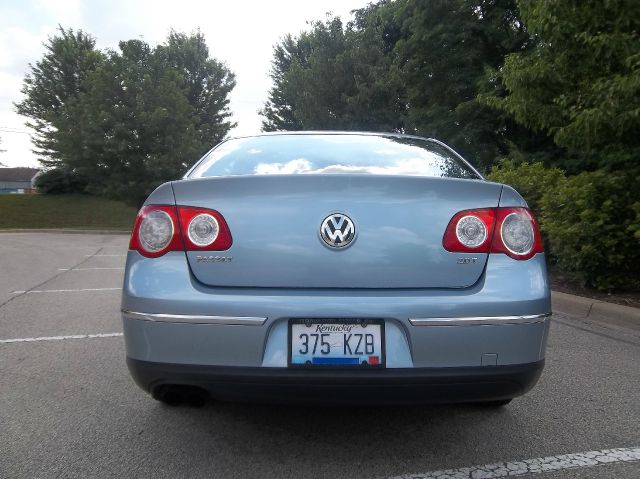 Volkswagen Passat 2006 photo 1