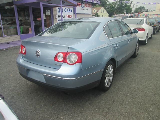 Volkswagen Passat 2006 photo 1