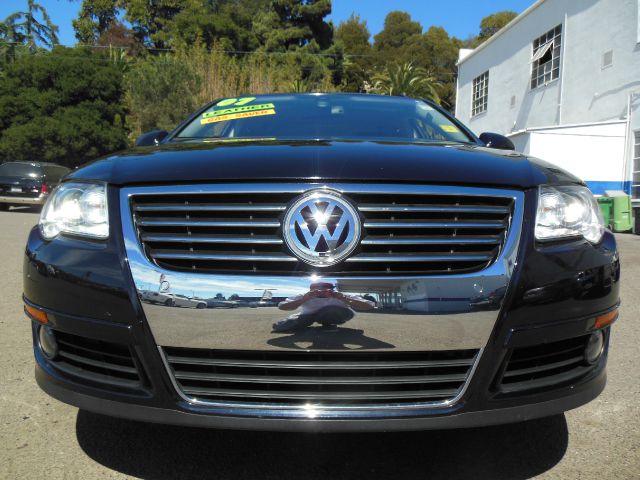 Volkswagen Passat 4dr Sdn GS Plus Wagon