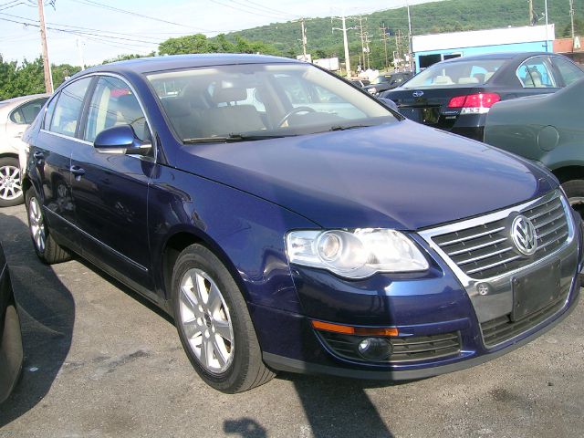 Volkswagen Passat Wagon SE Sedan