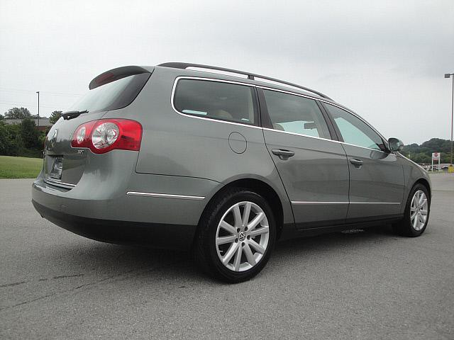 Volkswagen Passat Wagon SE Wagon