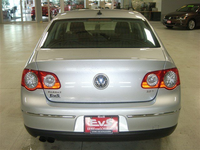 Volkswagen Passat 2008 photo 2