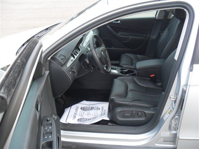 Volkswagen Passat 2008 photo 2