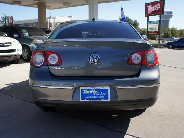 Volkswagen Passat 2008 photo 1